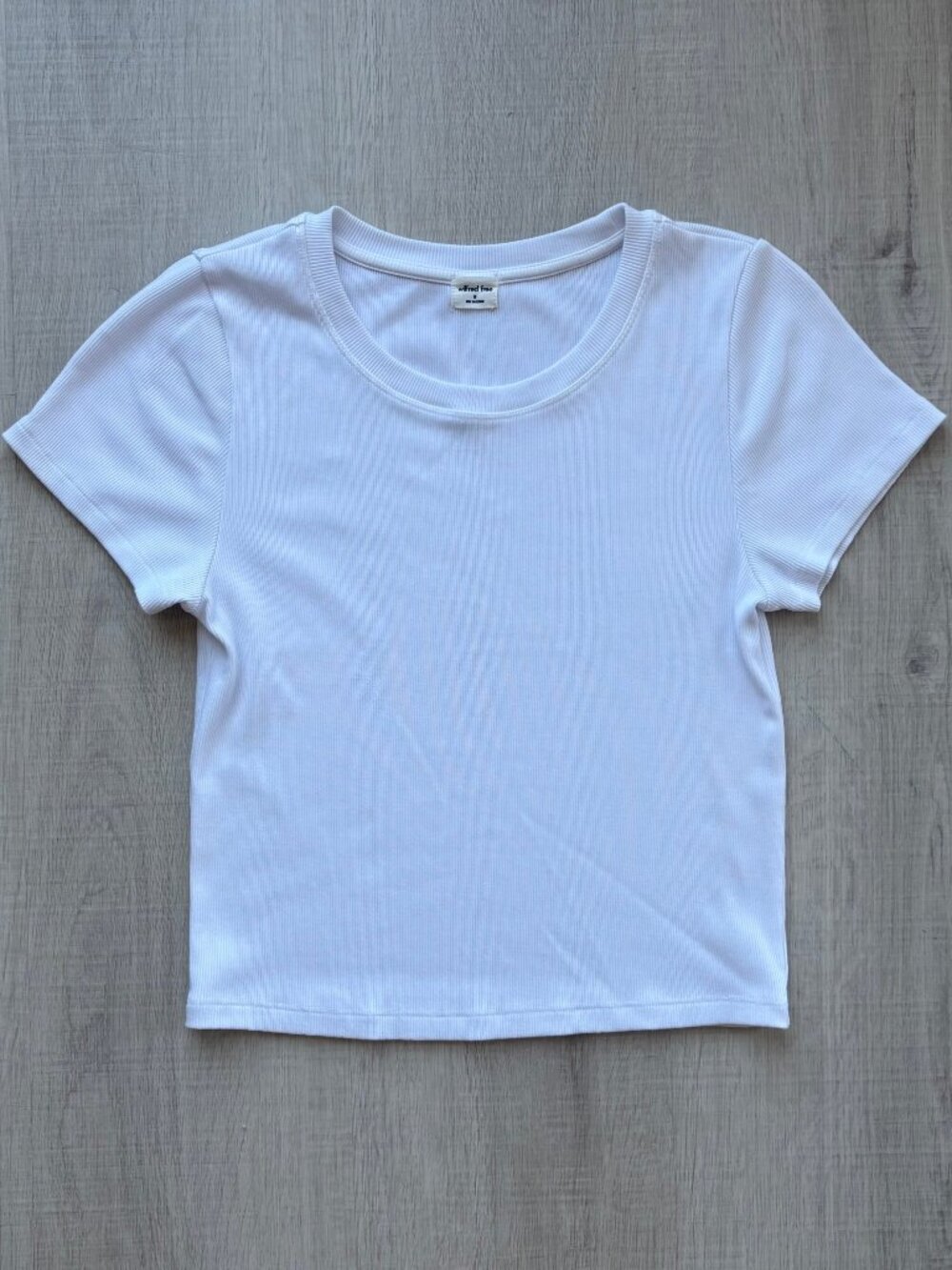 Aritzia - Wilfred Ribbed Crop Tee - Women Medium - White